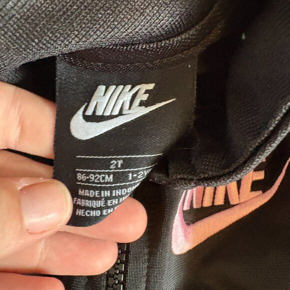 Nike Track Suit Sweater & Pants  Black Pink 2T Toddler Girls Hearts - Picture 8 of 9